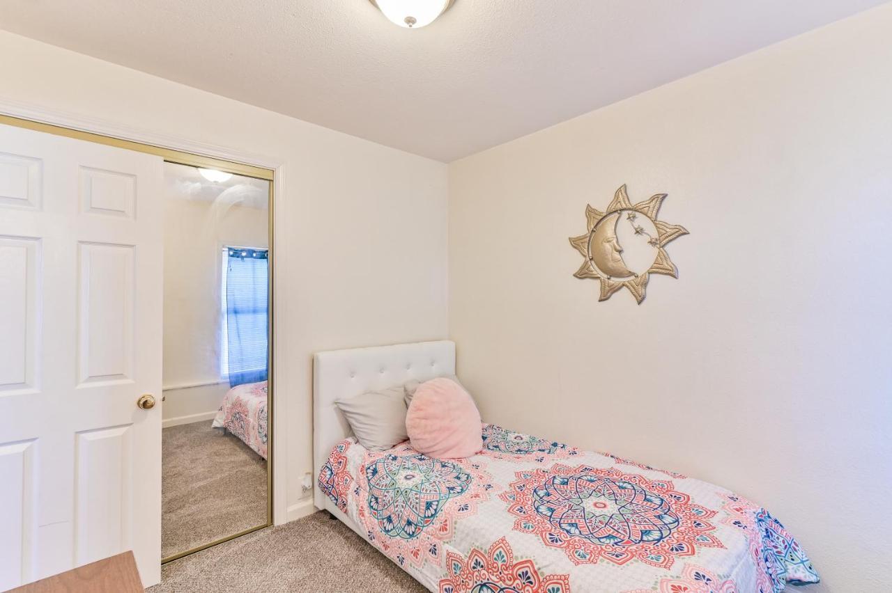 Cozy 2 Bdrm Apt - Easy Access Free Parking - Ac Unit Lägenhet Tacoma Exteriör bild